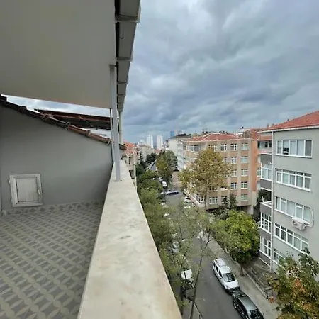 Merkezi Cift Terasli Ev اسطنبول